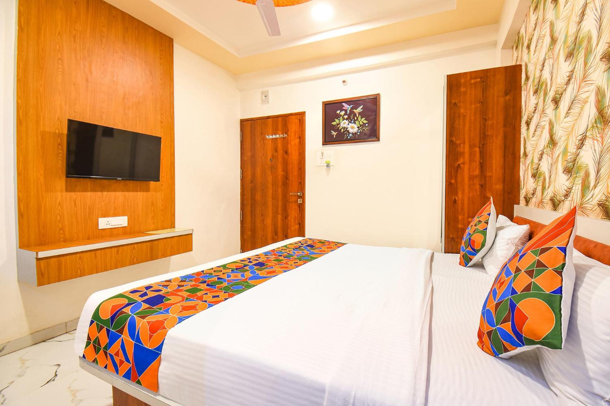 Fabhotel Prime Kharadi Residency - Nr Lohgaon 푸네 외부 사진