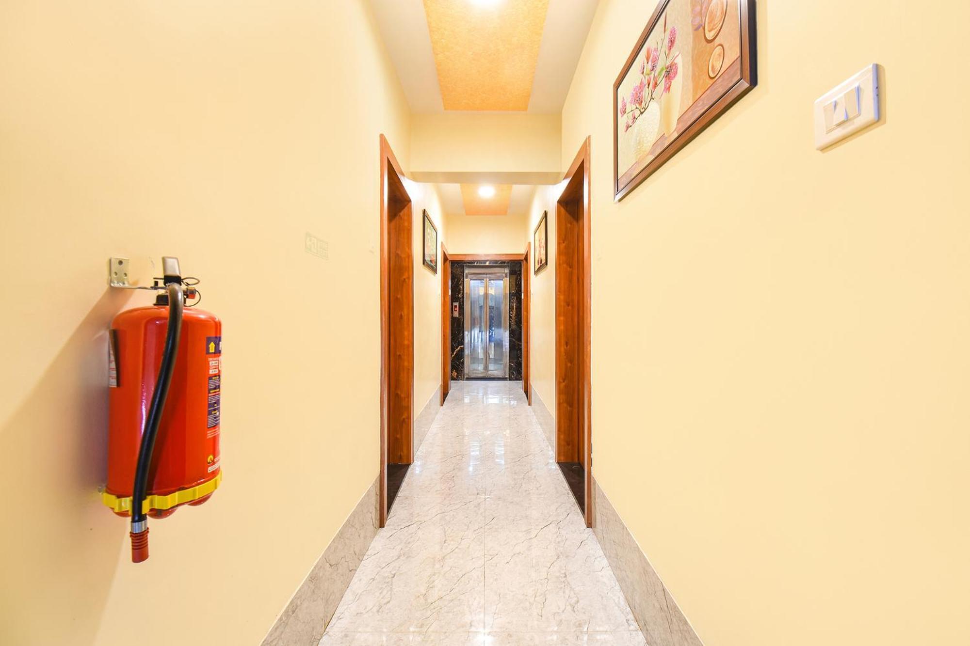 Fabhotel Prime Kharadi Residency - Nr Lohgaon 푸네 외부 사진
