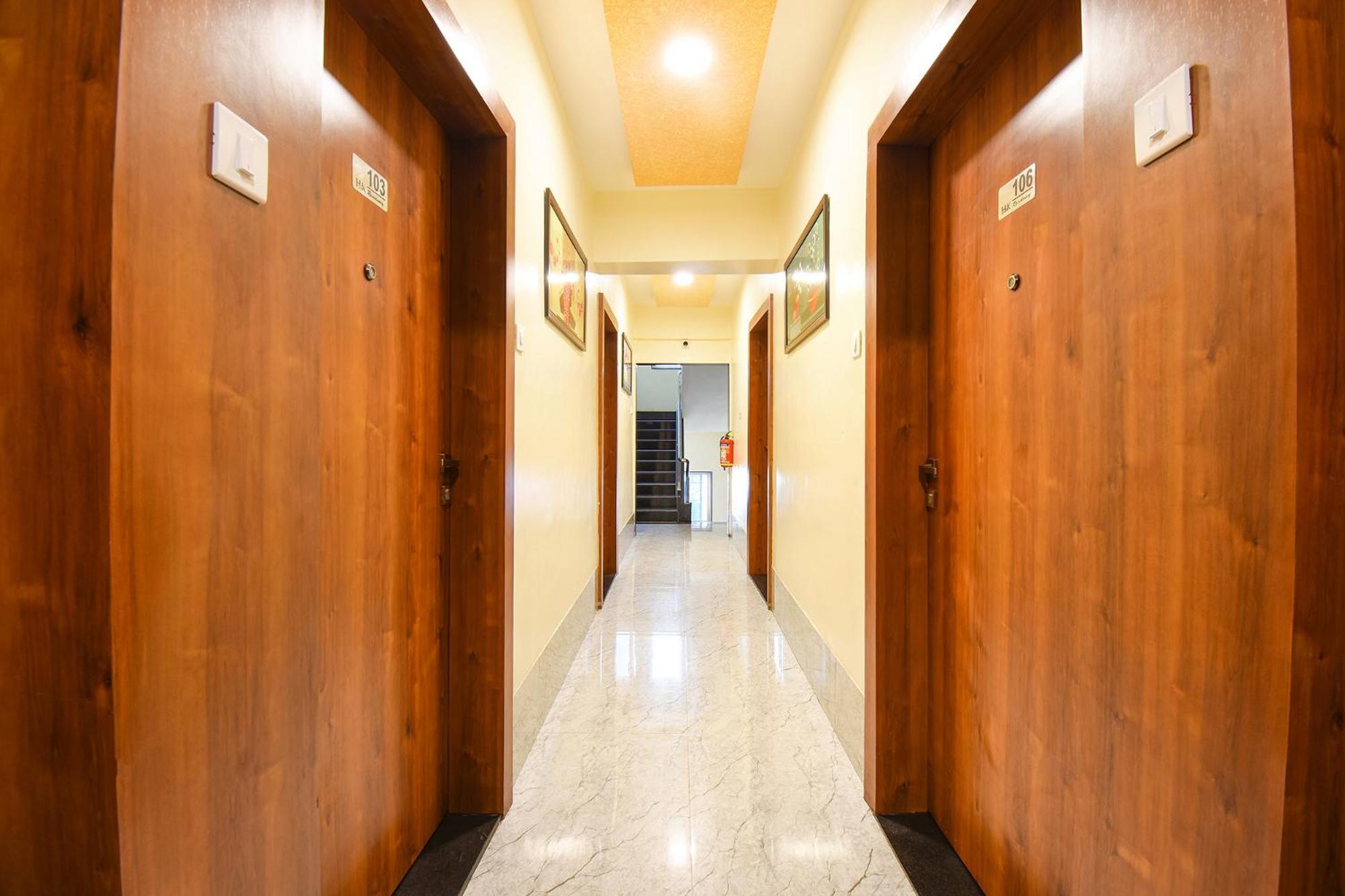 Fabhotel Prime Kharadi Residency - Nr Lohgaon 푸네 외부 사진