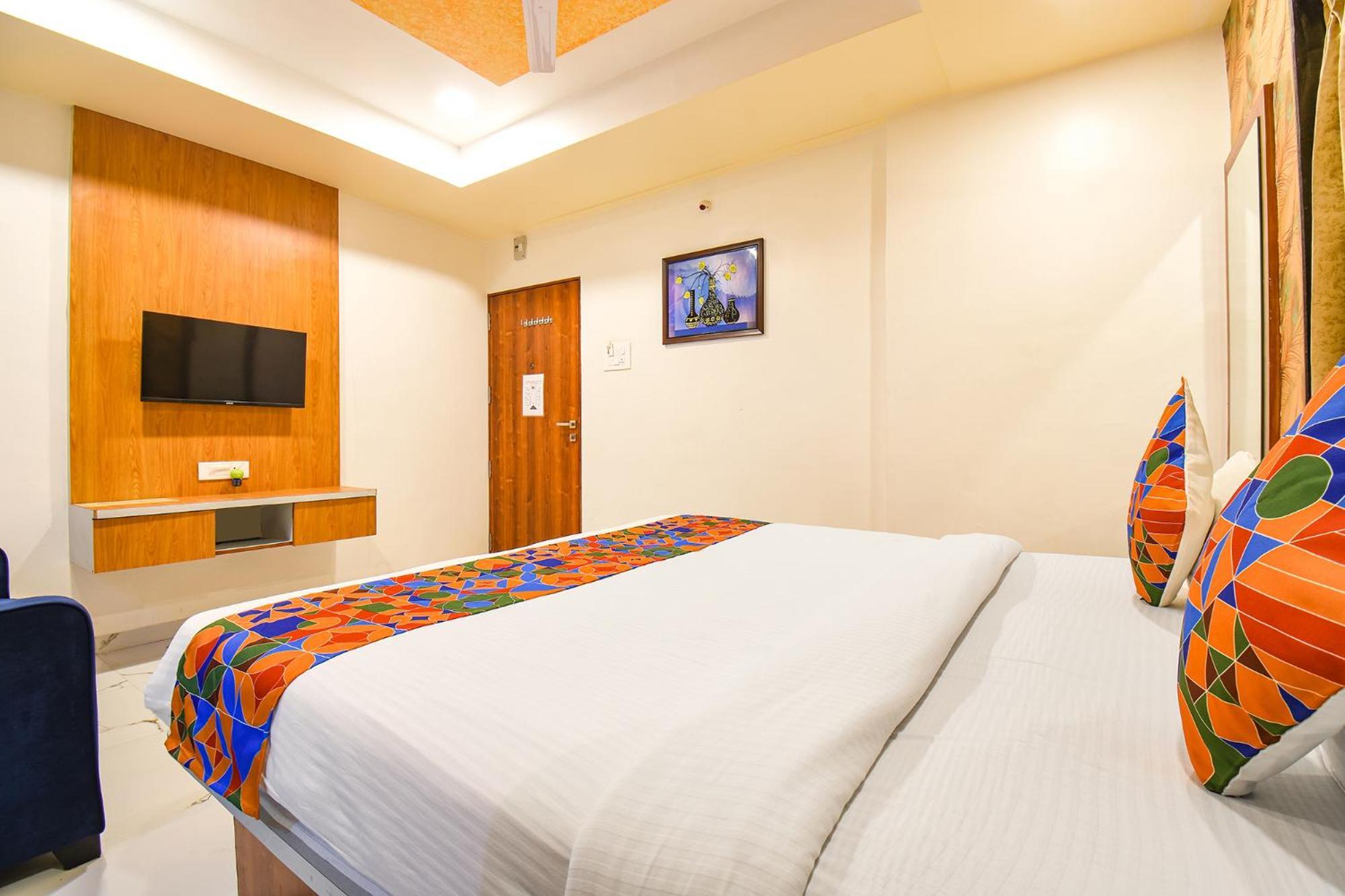 Fabhotel Prime Kharadi Residency - Nr Lohgaon 푸네 외부 사진